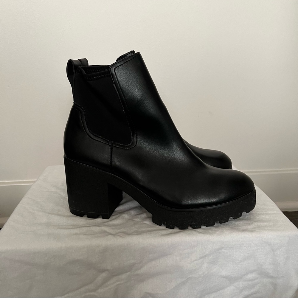 arcadia platform chelsea boots